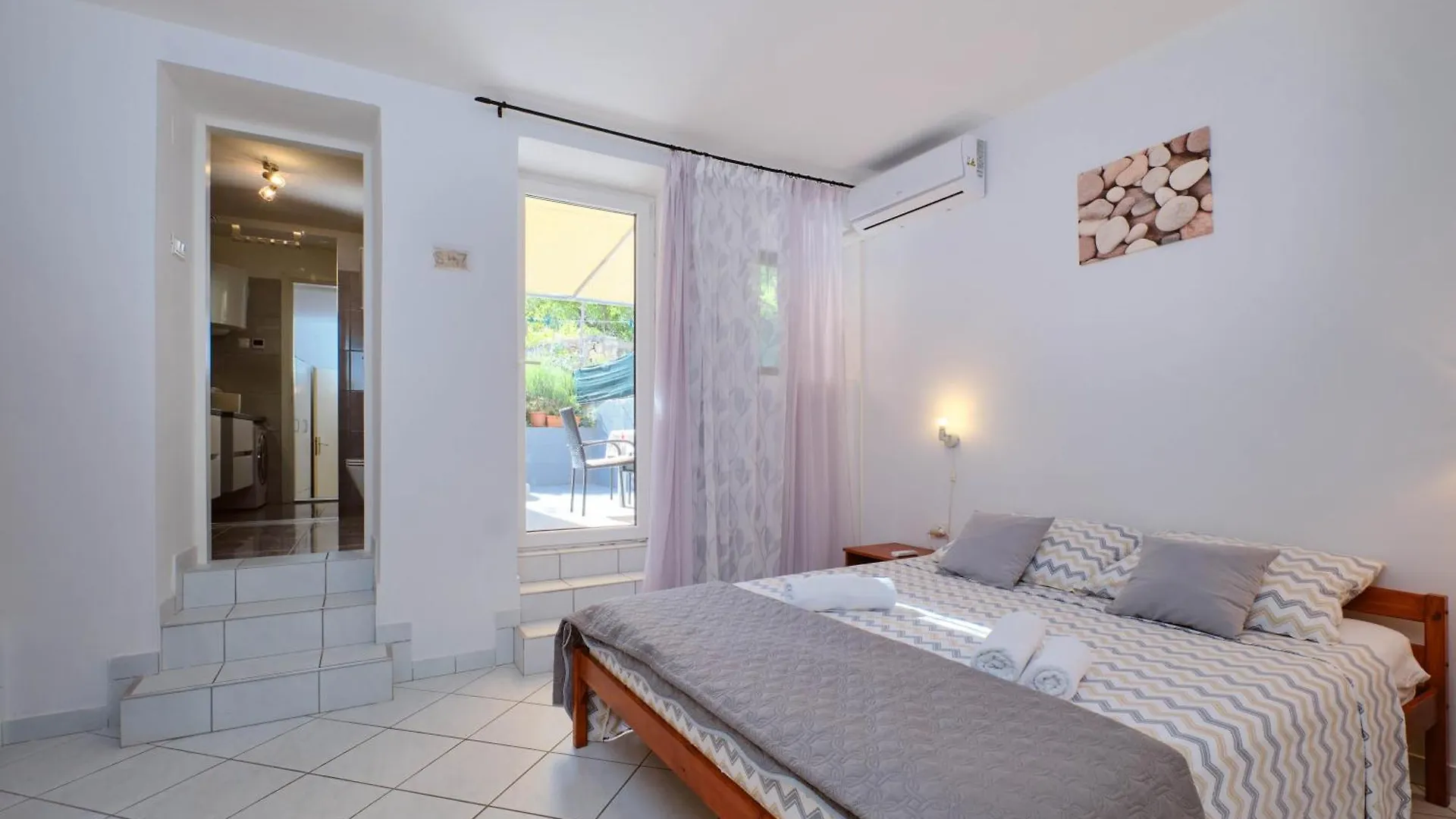 Mario Apartment Martinscica  Croatia