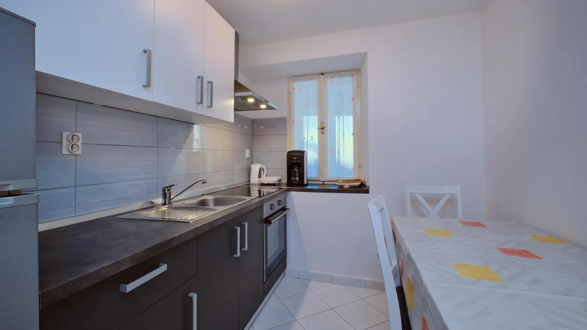 Mario Apartment Martinscica  0*, Martinscica (Cres)